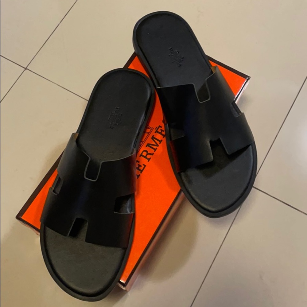 Hermès sandals size 45 which fits US 10.5